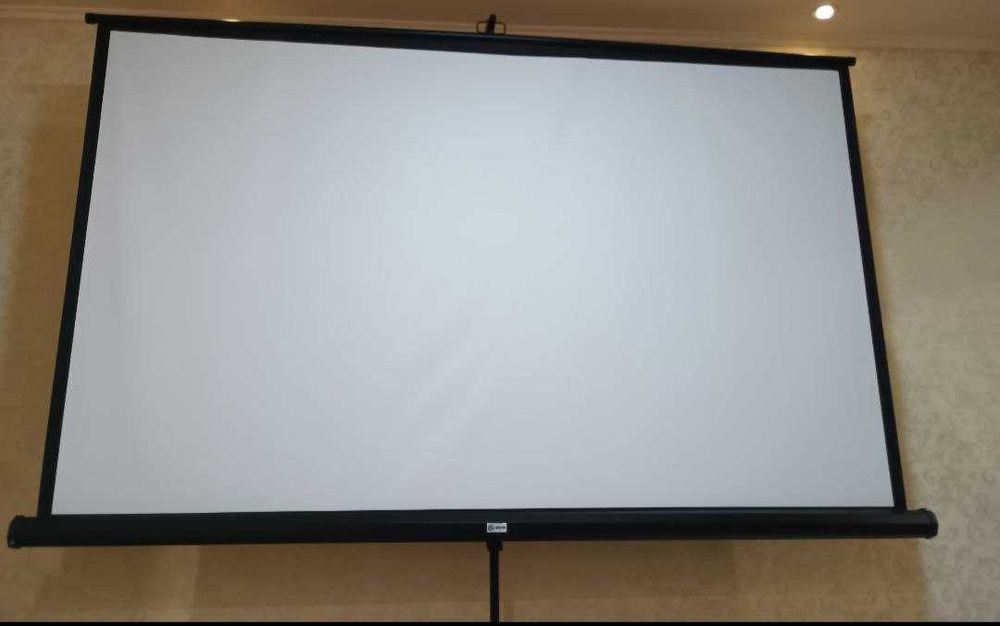 Продам екран для проектора (16:9), 203х114 см
