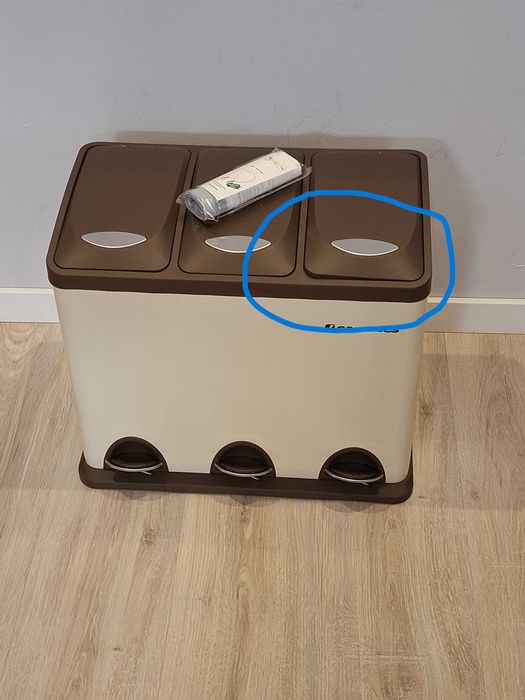 Kosz na śmieci ,3-komorowy ,kremowo-brązowy
