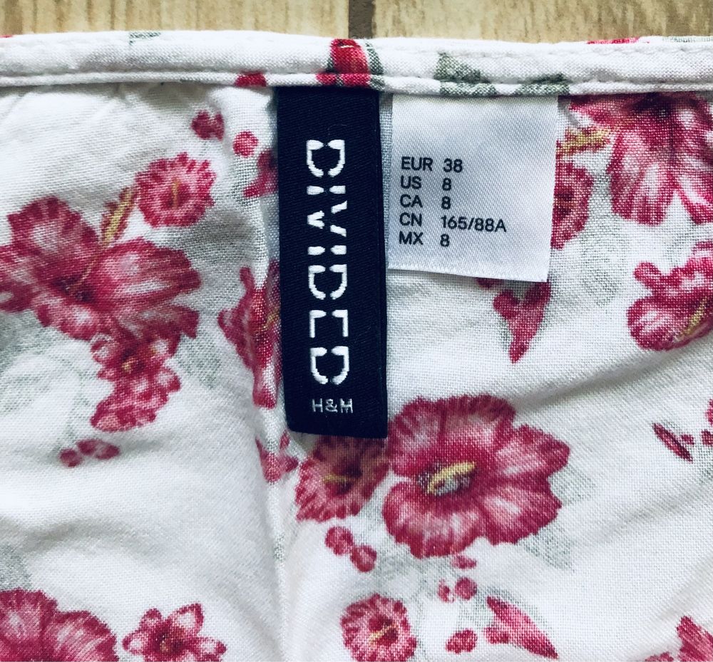 Biała bluzka w czerwone kwiaty H&M 38