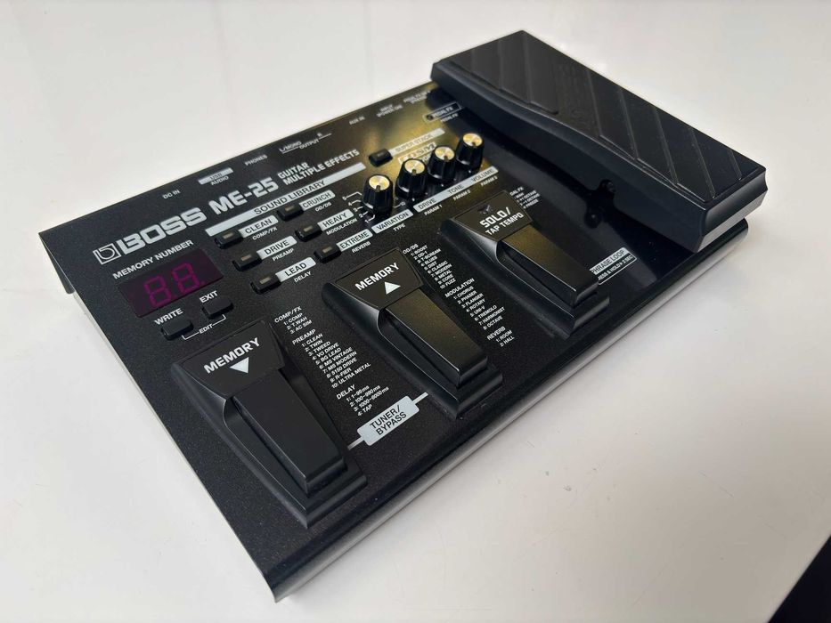 Boss ME-25 Multiefekt Gitarowy Stan Perfekcyjny