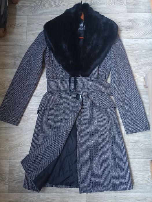 Пальто жіноче з натуральним хутром