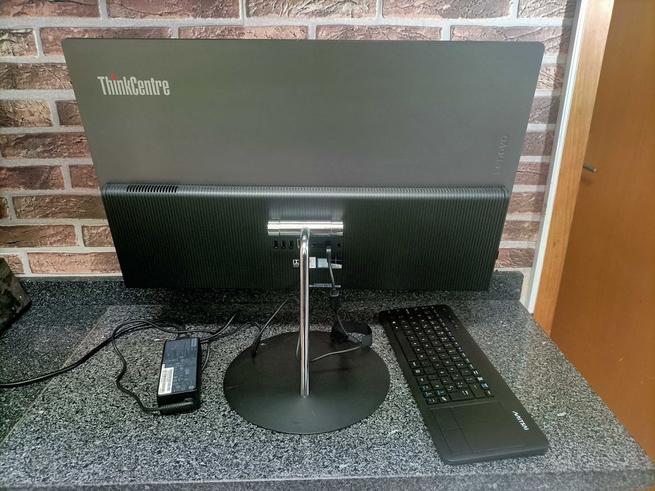 Lenovo ThinkCentre All-In-One core i7 SSD 240g RAM 16g Tela 24p F.HD