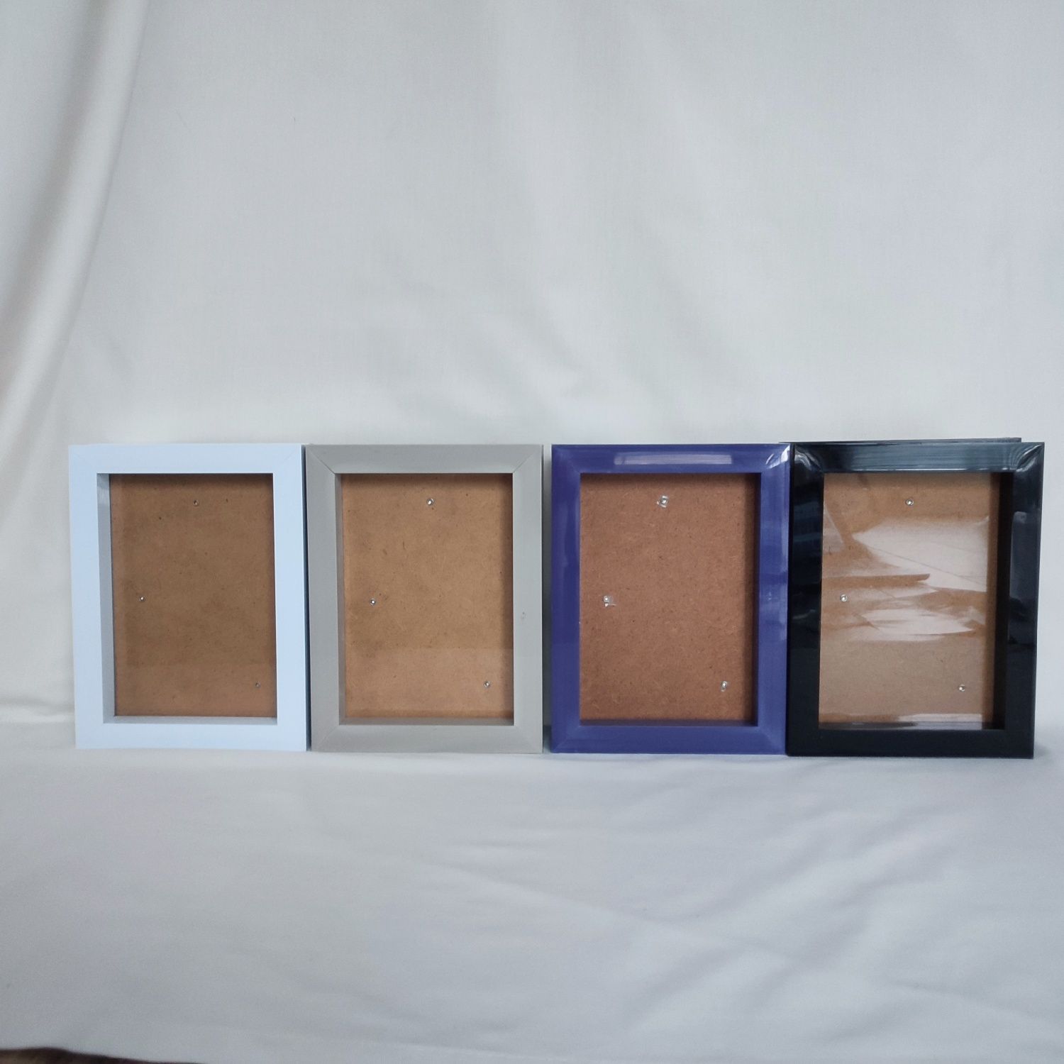 Zestaw 6 ramek + 2 gratis – Na zdjęcia 13x18cm, różne kolory, w dobrym