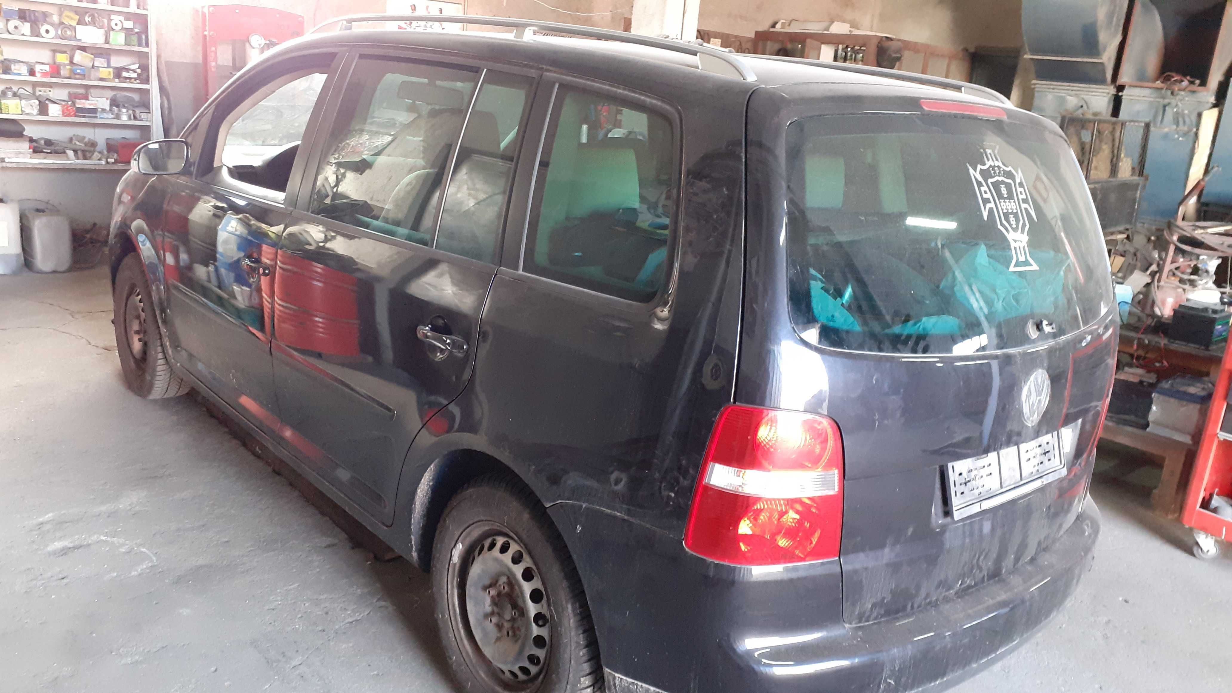 VW Touran 04 carro estrangeiro