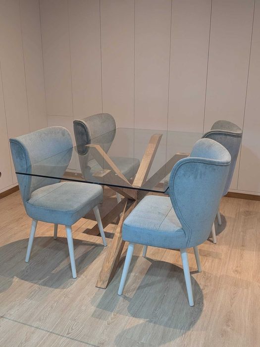 Vendo conjunto de 6 cadeiras para sala de jantar