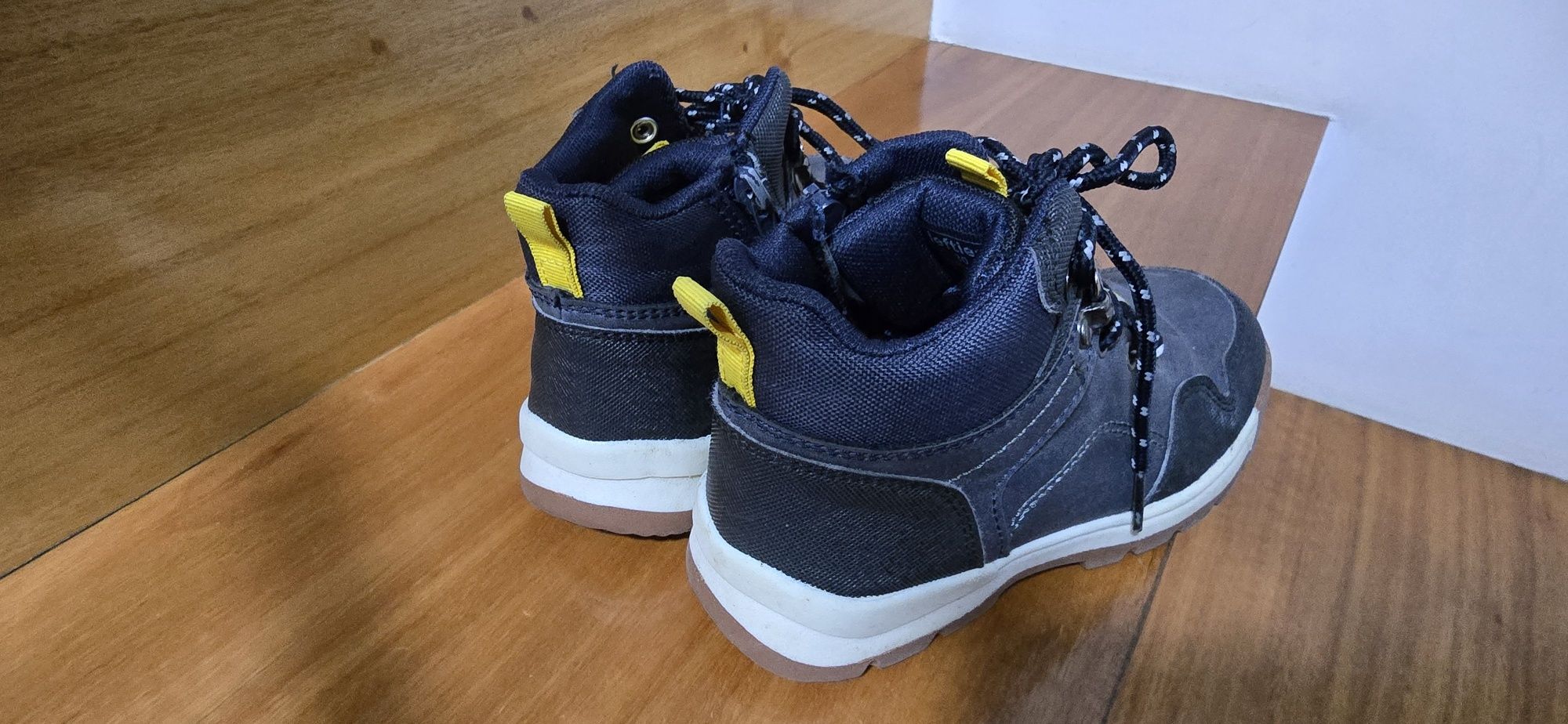 Botas de criança da marca leftie