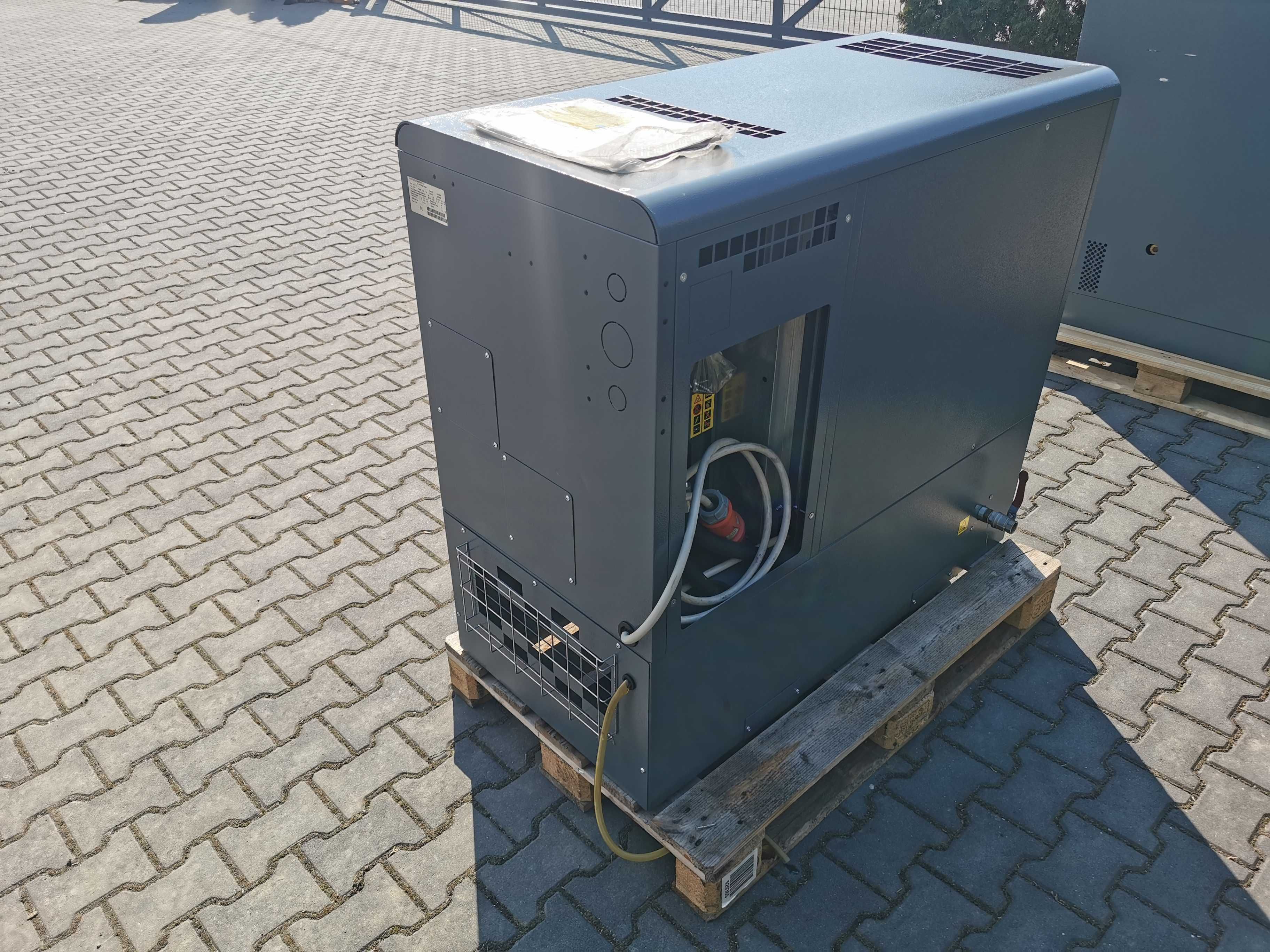 7.5kw 1000l/min Sprężarka śrubowa ATLAS COPCO GX7FF 10 bar +OSUSZACZ