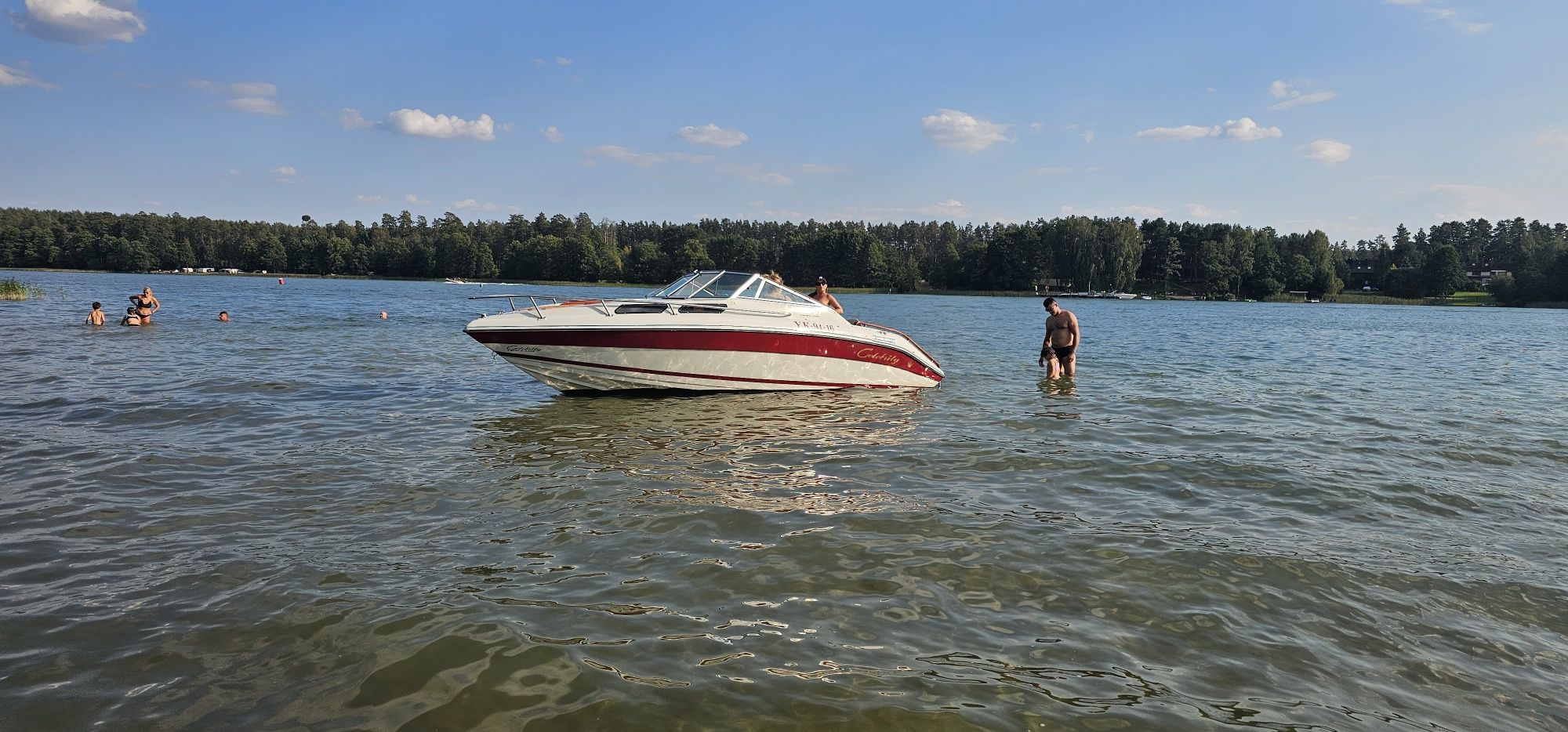 Łódź Motorowa, Yacht Celebrity Crown Line . 260KM, 9-osób+ przyczepa.