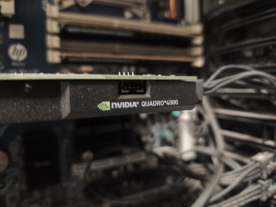 Робоча станція HP Z820 1*E5-2690/4*8GbDDR3/No HDD/Quadro 4000 PSU1125W