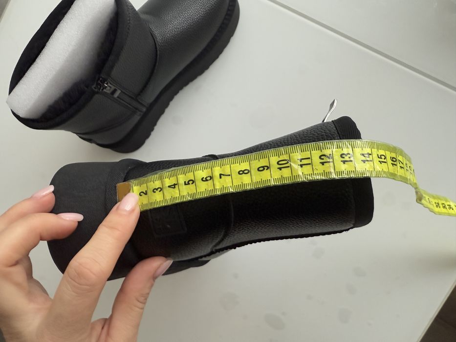 Уггі натуральна шкіра 36-23,5см