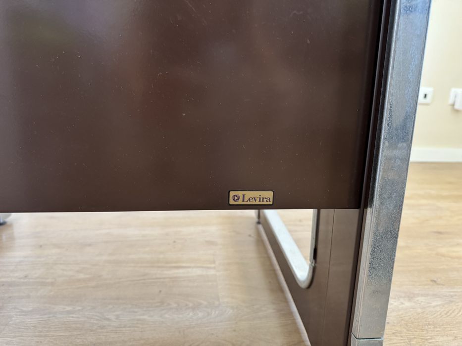 Secretaria em mogno- levira