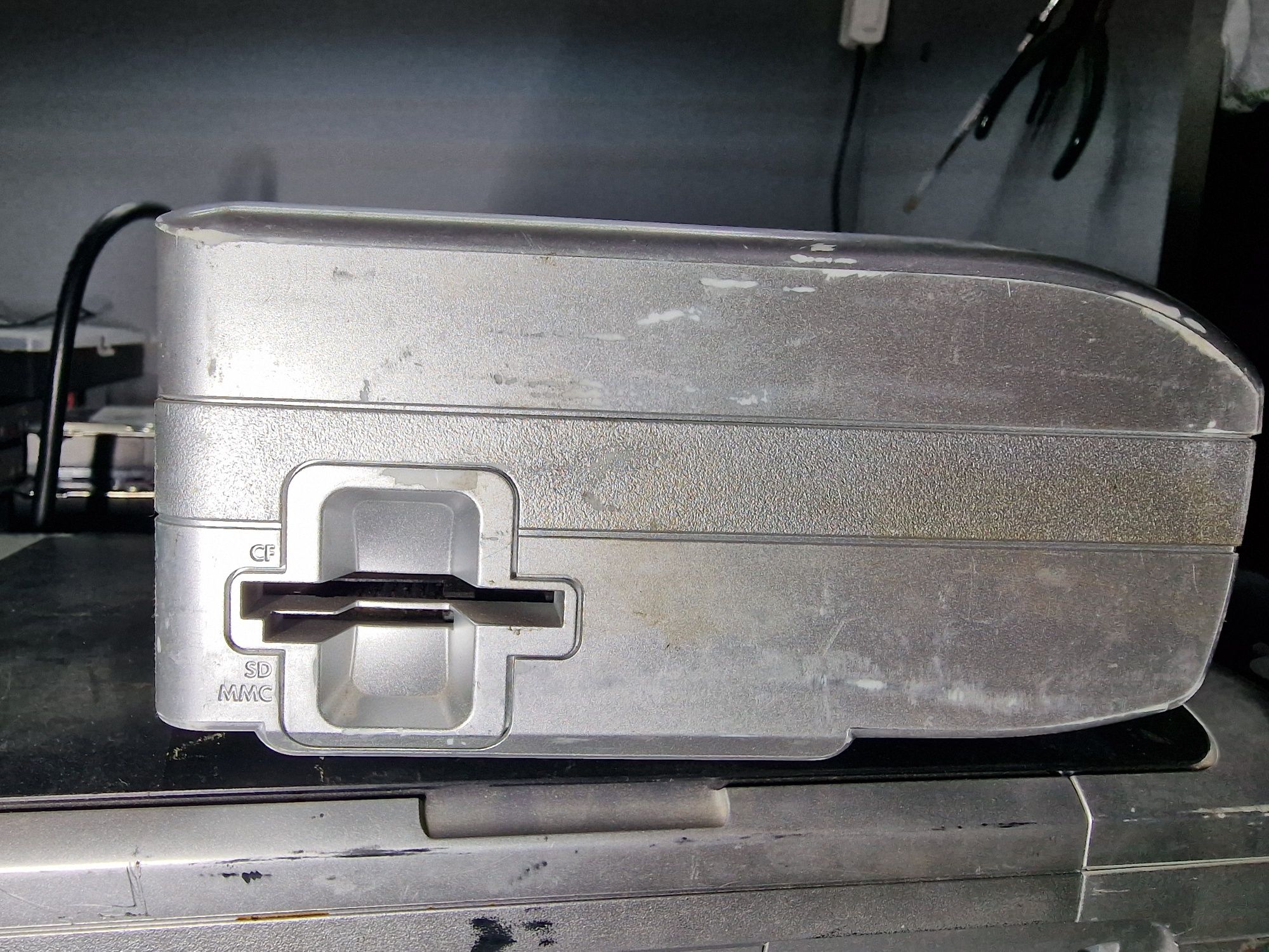 Принтер HP Deskjet 460cb Mobile Printer