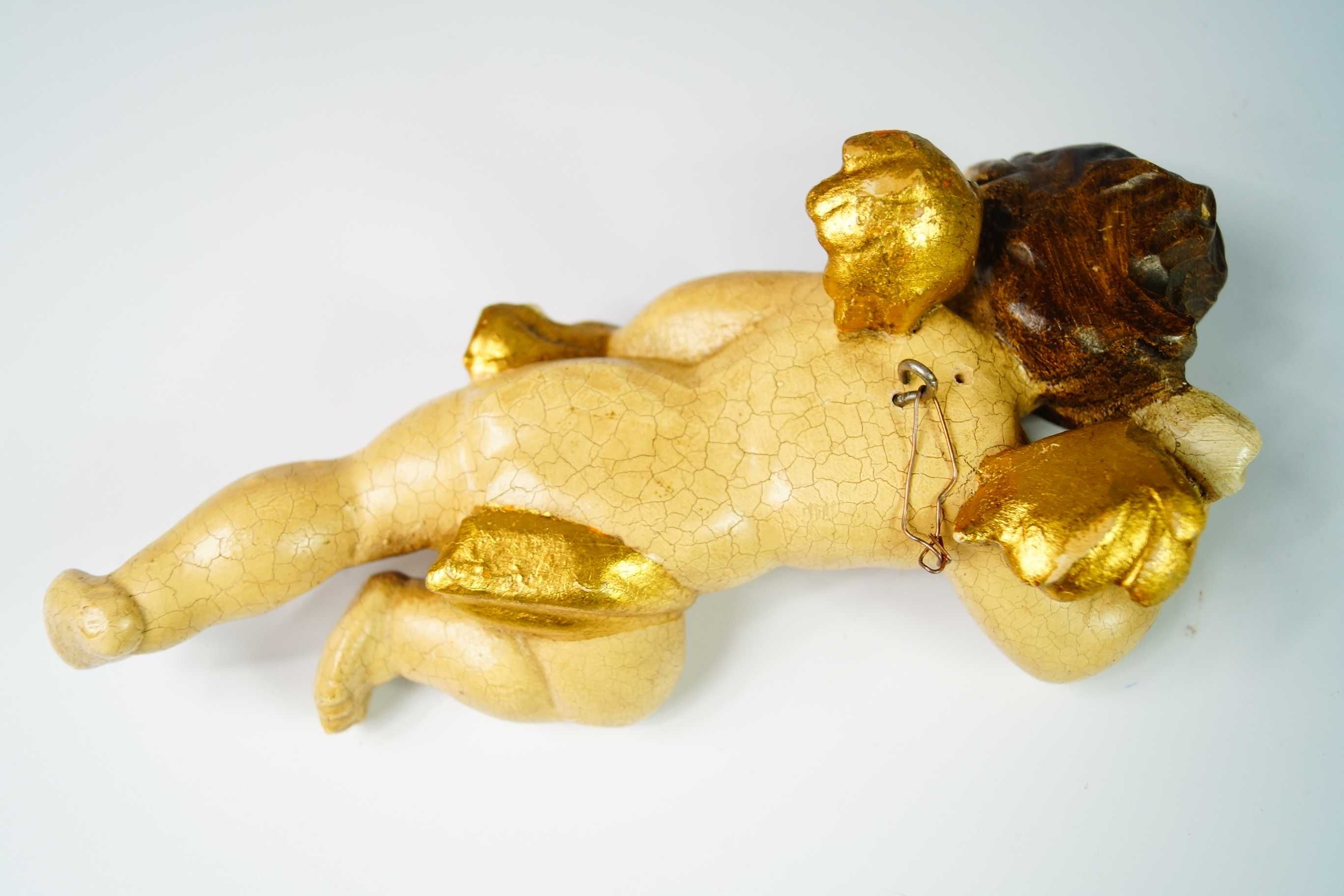 Rzeźba w polichromii putto z nutami drewno figura