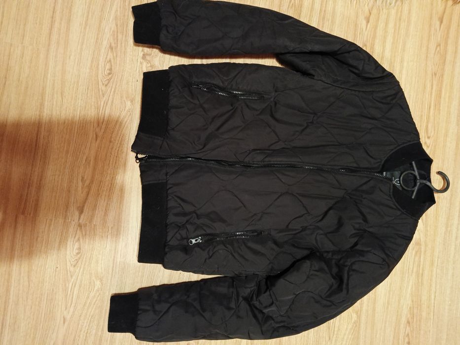 Бомбер, куртка стьогана