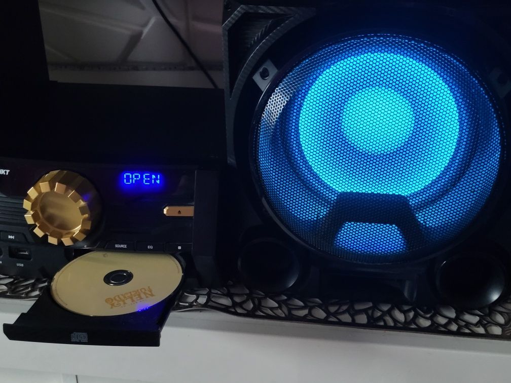 Wierza Hf Blaupunkt MC200BT bluetooht karaoke z dwoma mikrofonami