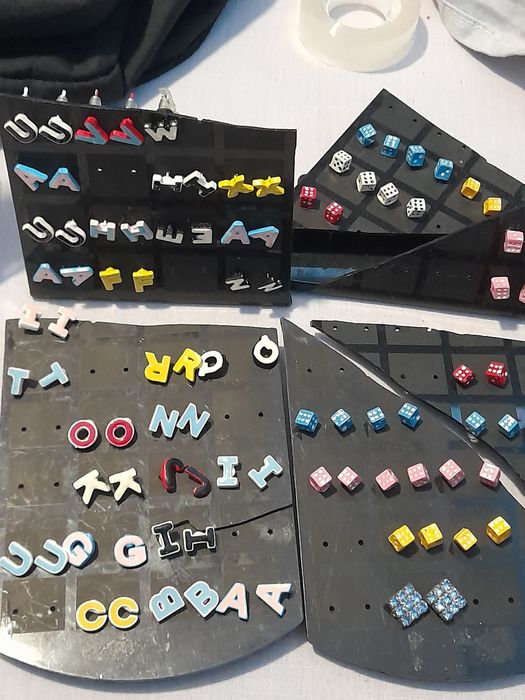 Vendo brincos de vários tipos e modelos tudo 20€
