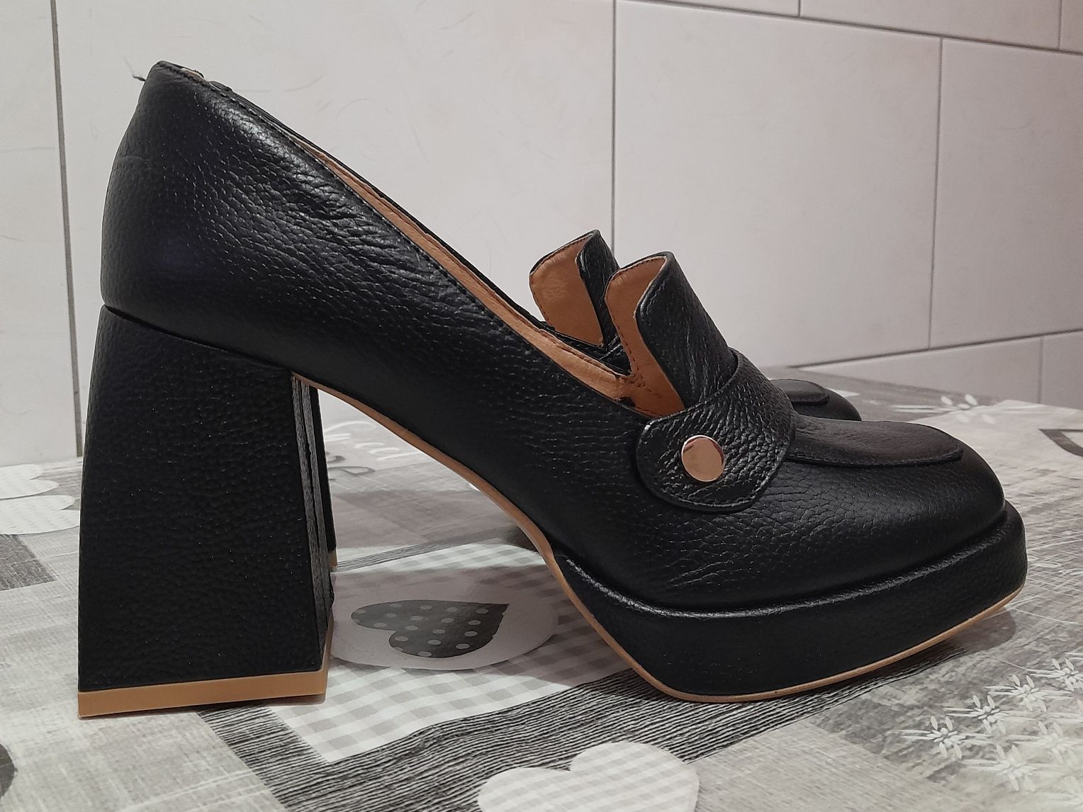 Buty Lewski 41 skóra naturalna pantofle na obcasie czółenka 26 cm