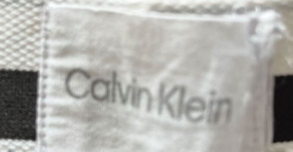 Vendo Pijama Calvin Klein.