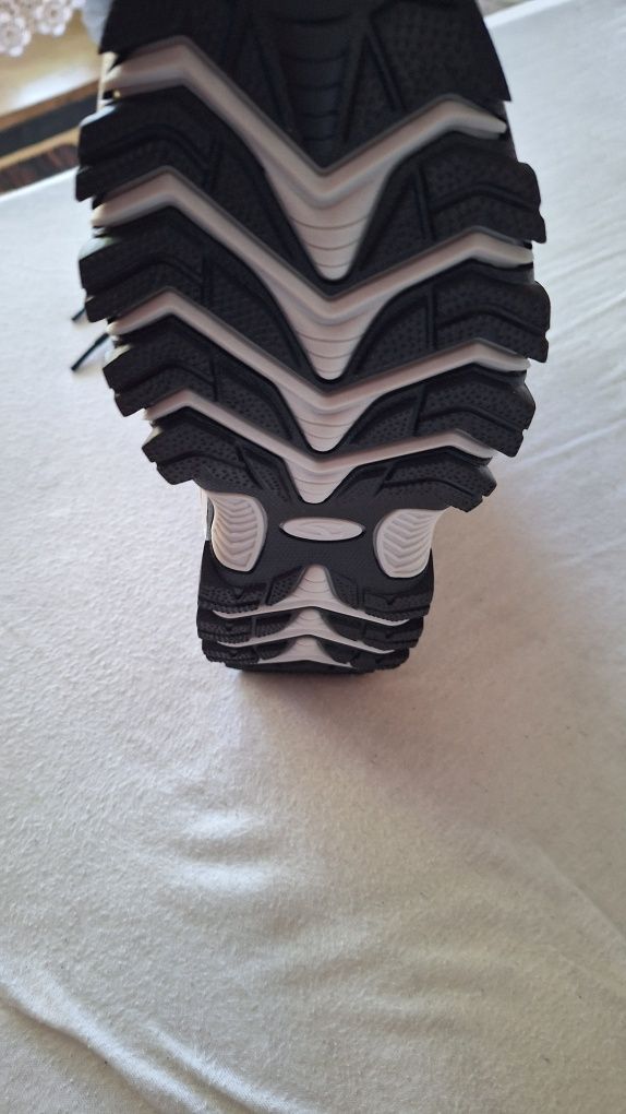 Sprzedam nowe buty zimowe uniwersalne