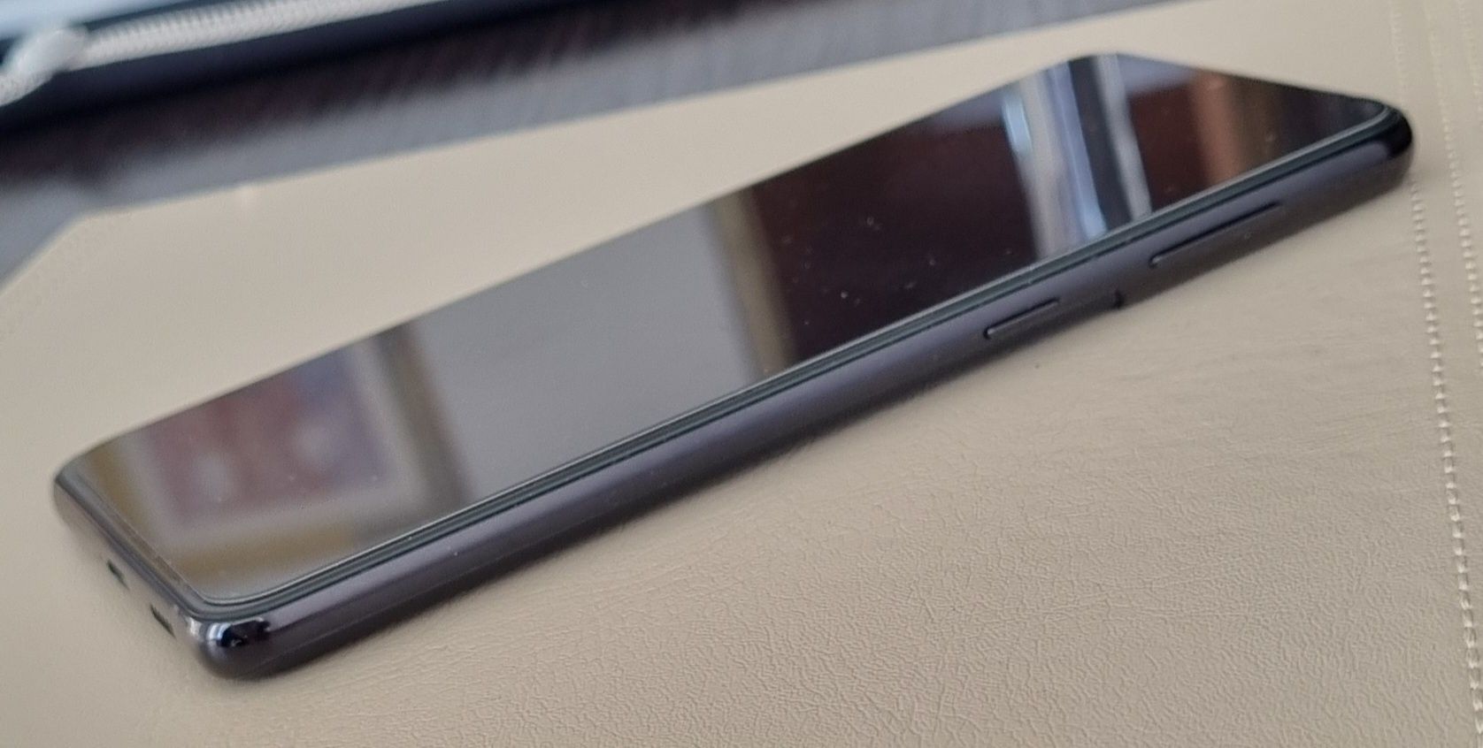 Samsung S21 Plus 12/128Гб, 6.7", dragon 888, 1 сім + еСім.