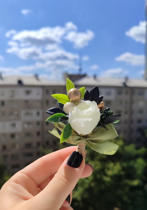 Бутоньєрки на весілля / бутоньєрки для свідків на весілля