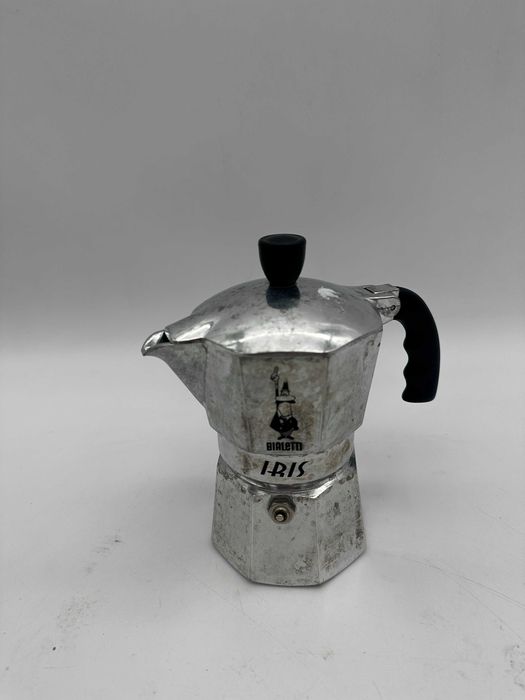 Włoska kawiarka bialetti iris.