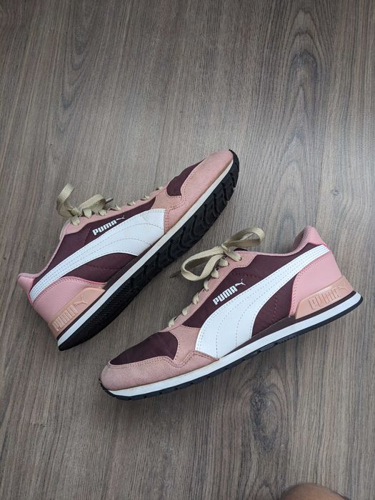 Взуття Puma жіночі (кросовки)