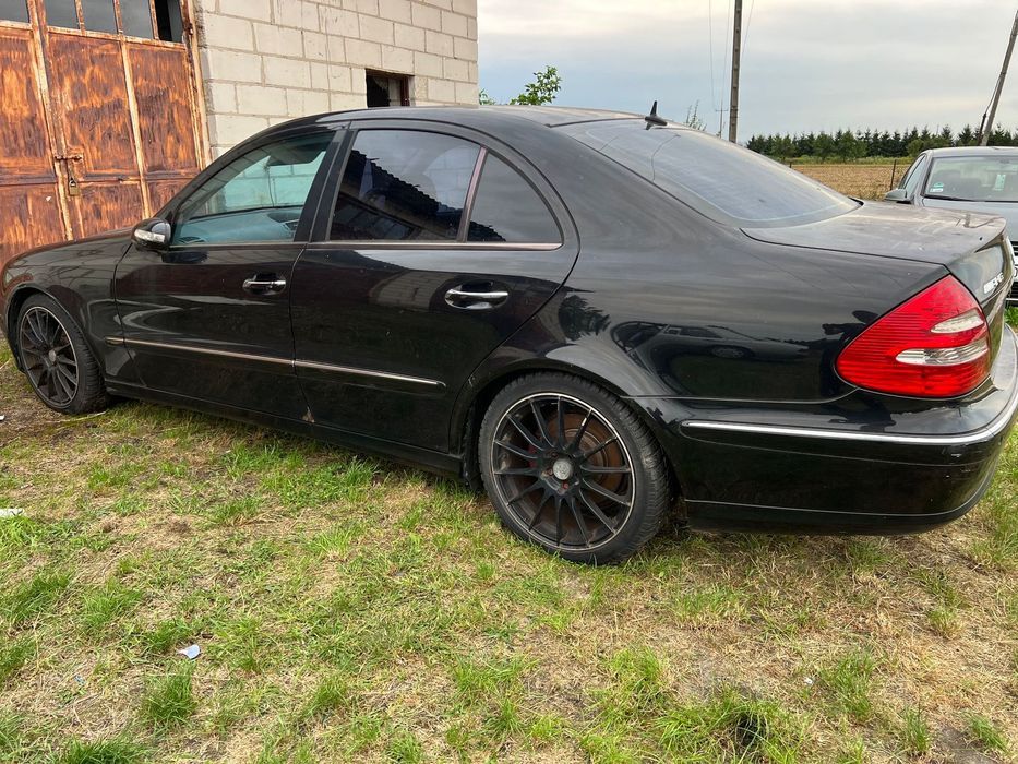 Mercedes w211 wszystkie części kod lakieru C197 C723 /185 /359