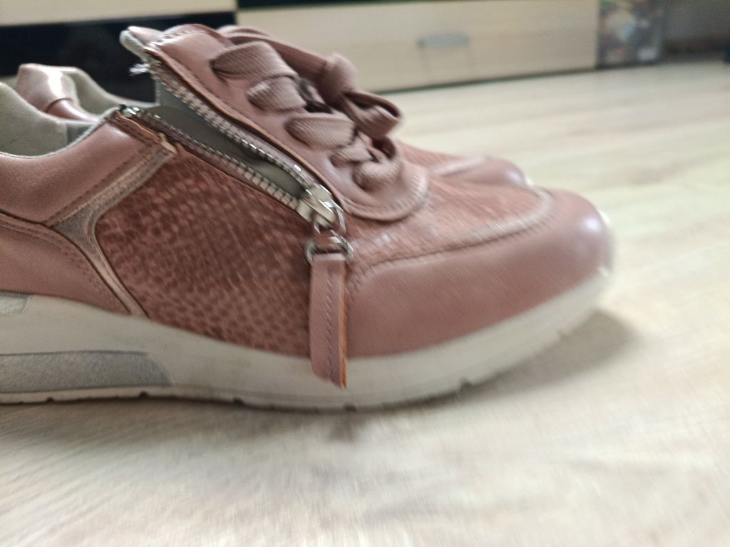 Adidasy różowe nowe 37