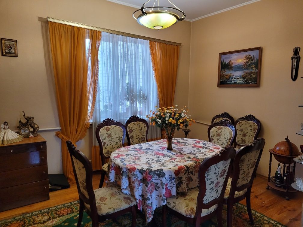 Двоповерховий житловий будинок в с. Літки