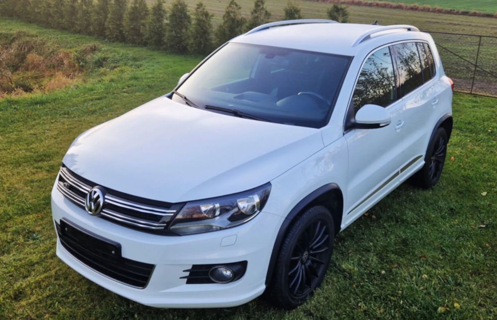 Volkswagen Tiguan R-Line 4x4 Navi Kamera Klimatronic Ogrzewanie postojowe
