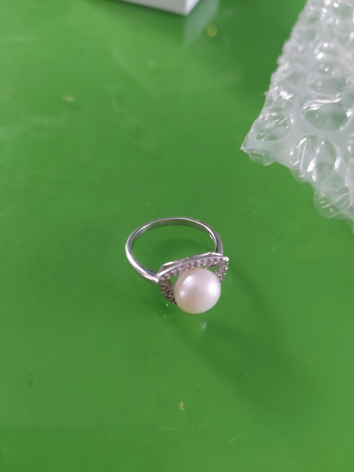 Srebrny pierścionek z perłą APART