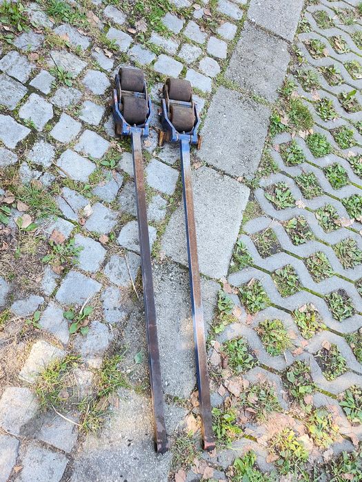 Zestaw prowadnic z rolkami