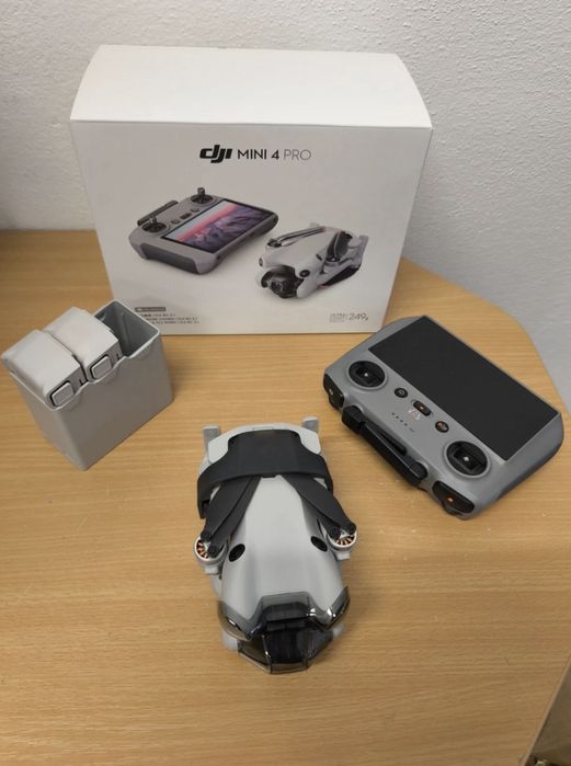 DJI mini 4 pro combo