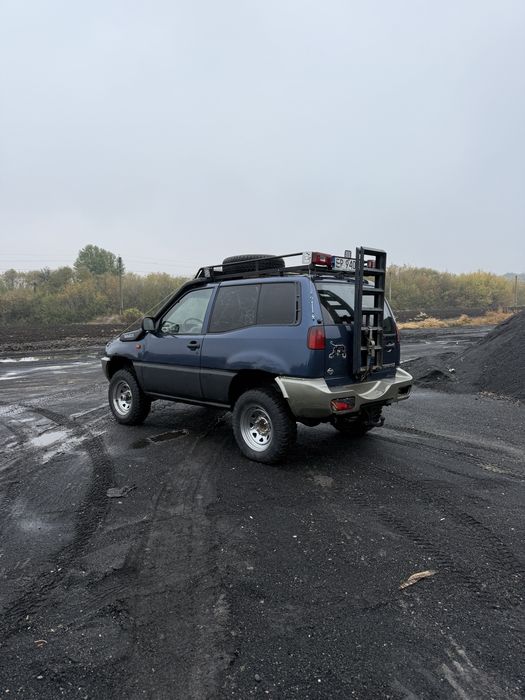 Рамный внедорожник Nissan Terrano II 2.7 TD Sport 4WD