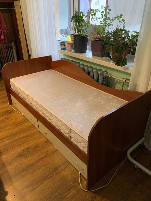 Ліжко односпальне з шухлядами