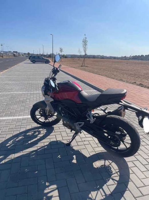 Honda CB300R - Impecável e Pronta a Andar!