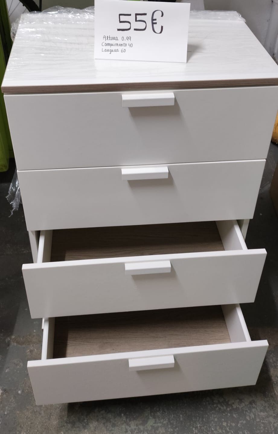 Cómoda IKEA 4 gavetas