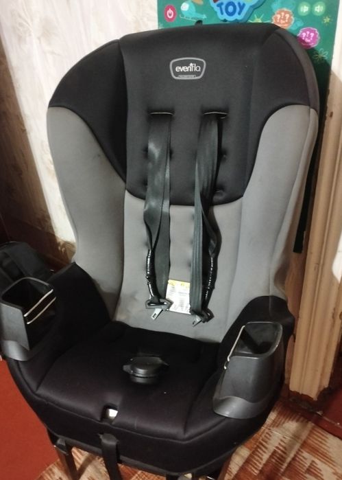 Дитяче автокрісло