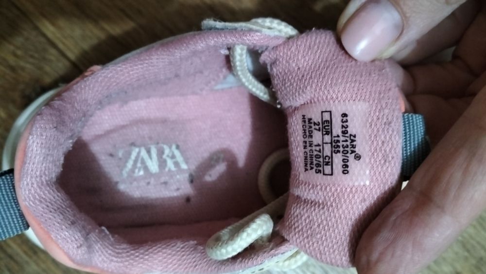 Продам  кросівки 27р Zara
