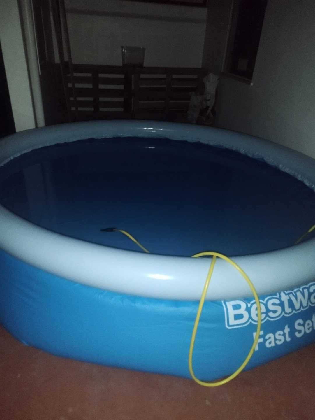 Piscina Insuflável Bestway 305x76 com Bomba e Cobertura incluído