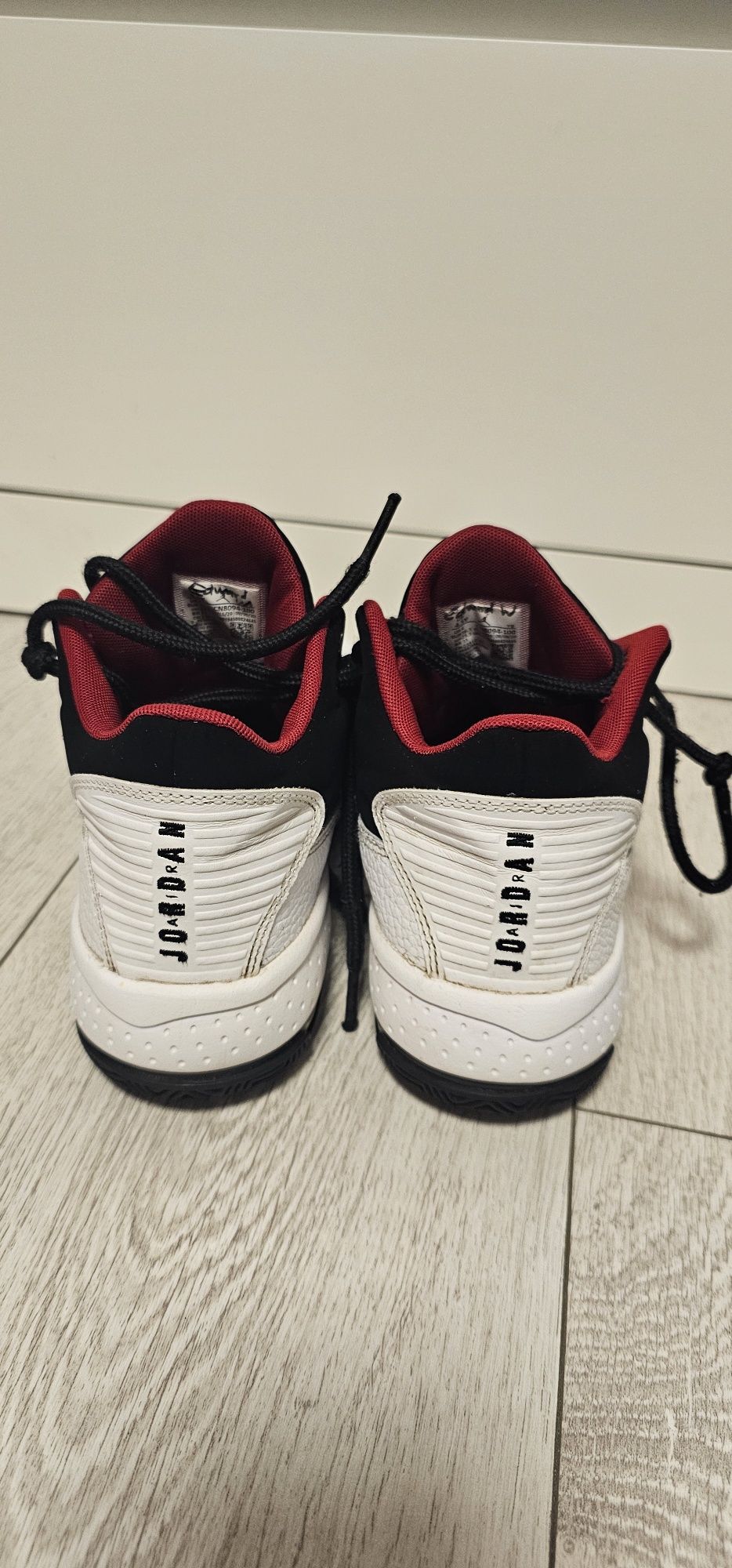 Jordan Max Aura 2 buty dziecięce rozmiar 36,5 wkładka 23,5cm skórzane