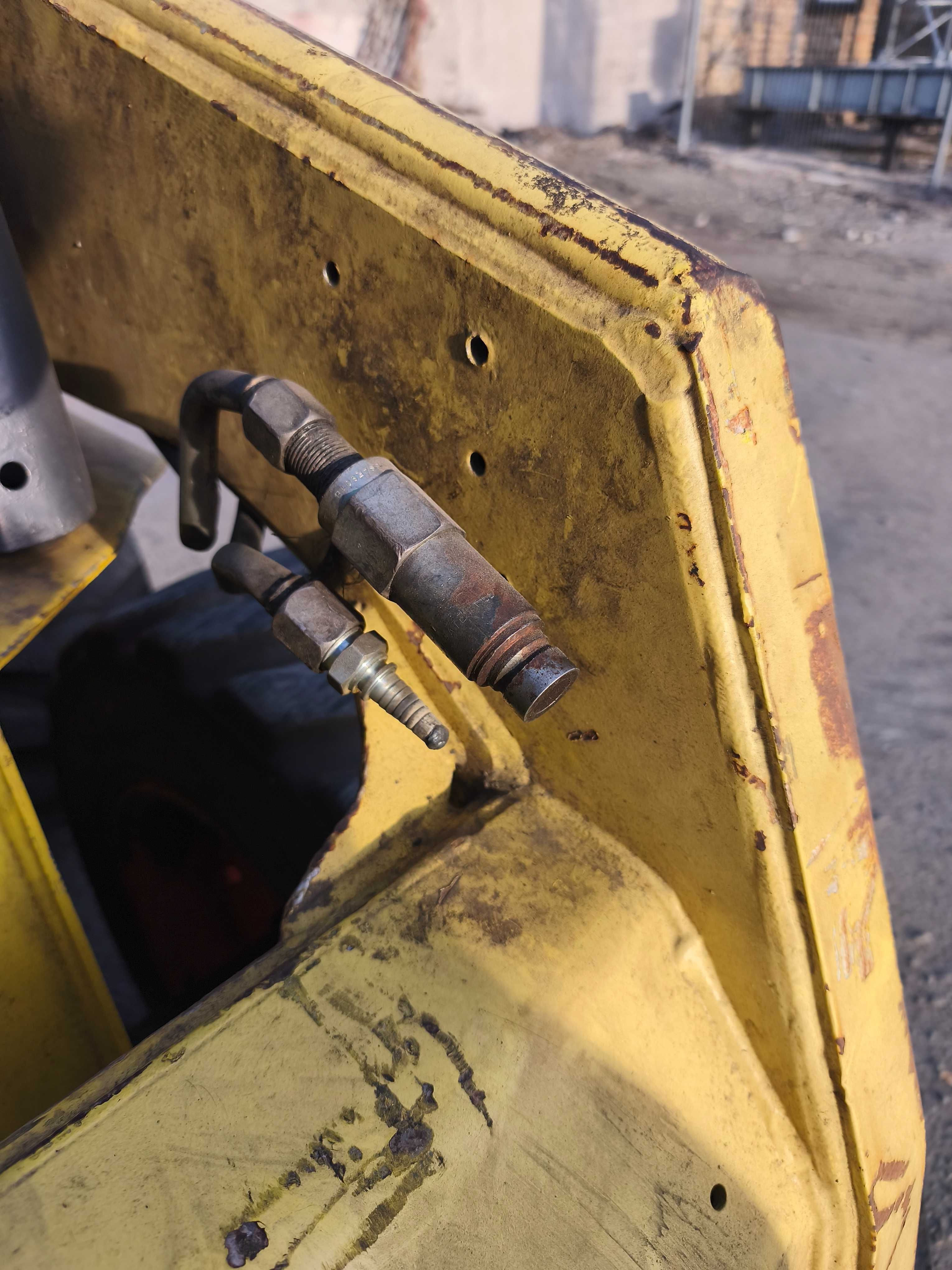 Продам Bobcat S130 б/у 2003 р. 590 кг.