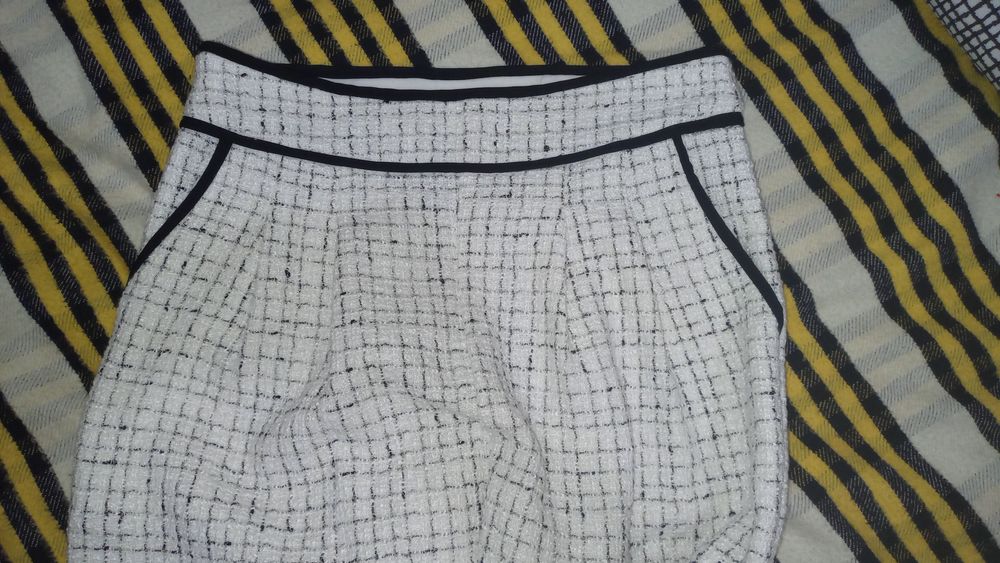 Calças Novas. Ainda com etiqueta