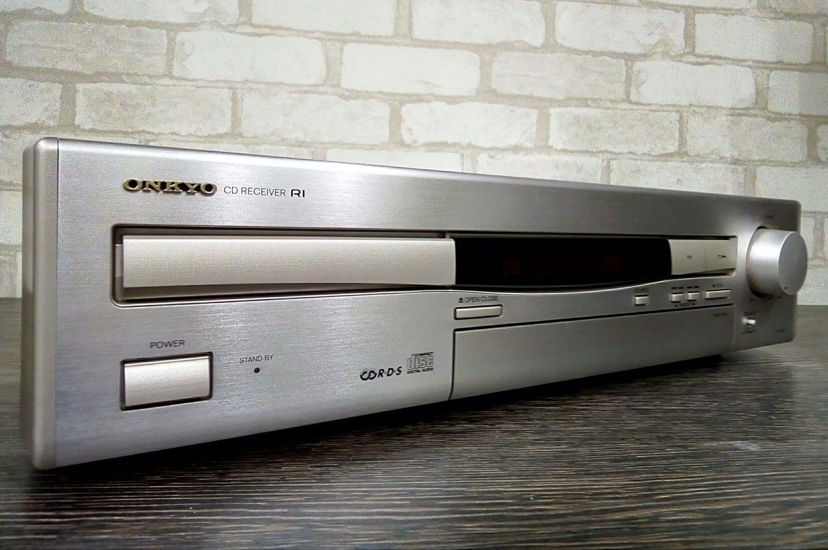 Onkyo CR 70 CD Receiver