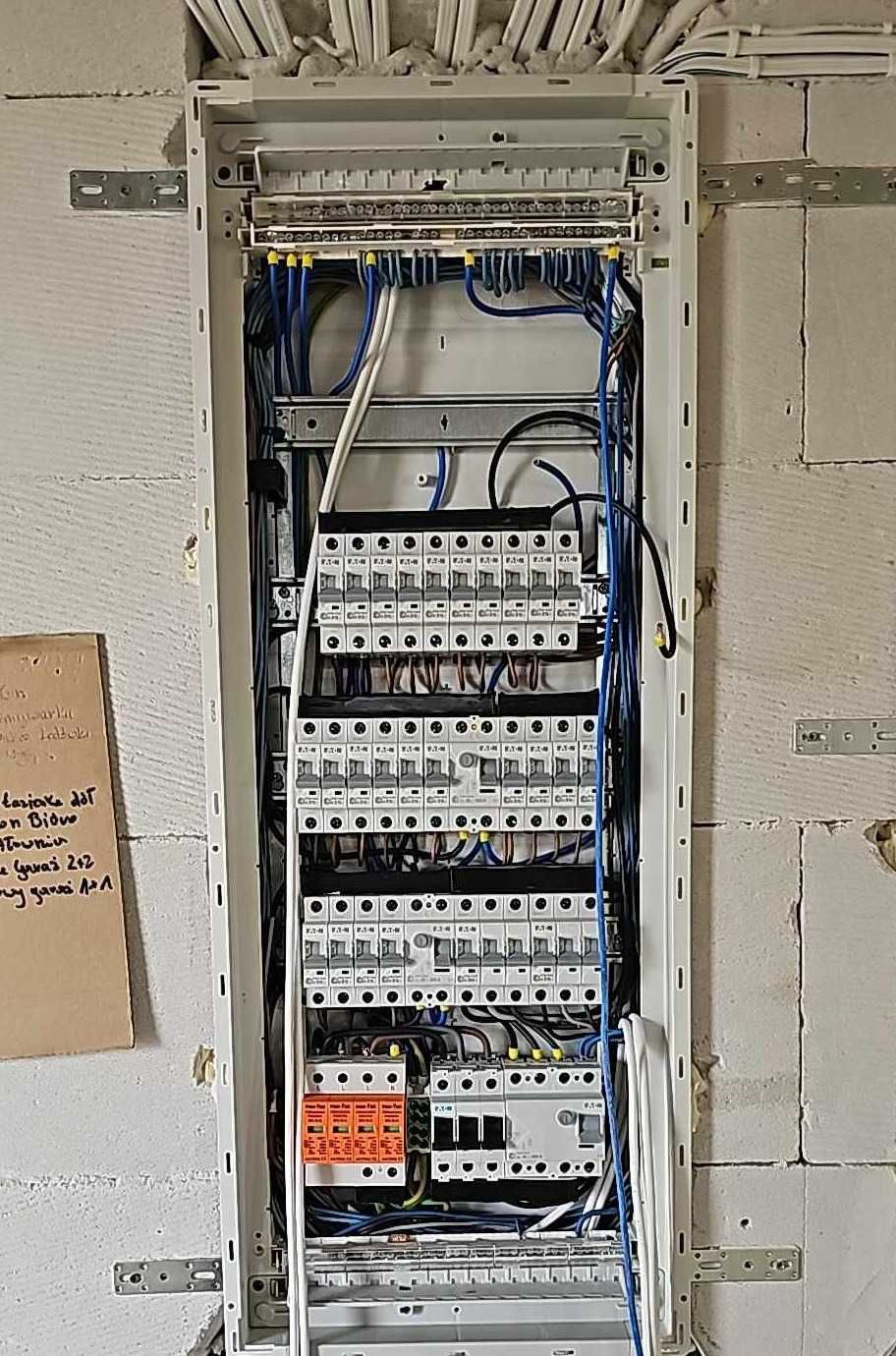 Elektryk Piaseczno i okolice | usługi elektryczne, podłączenie płyty