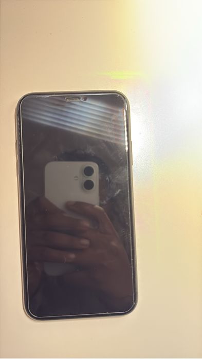 Iphone 11 64 GB usado com marcas de uso
