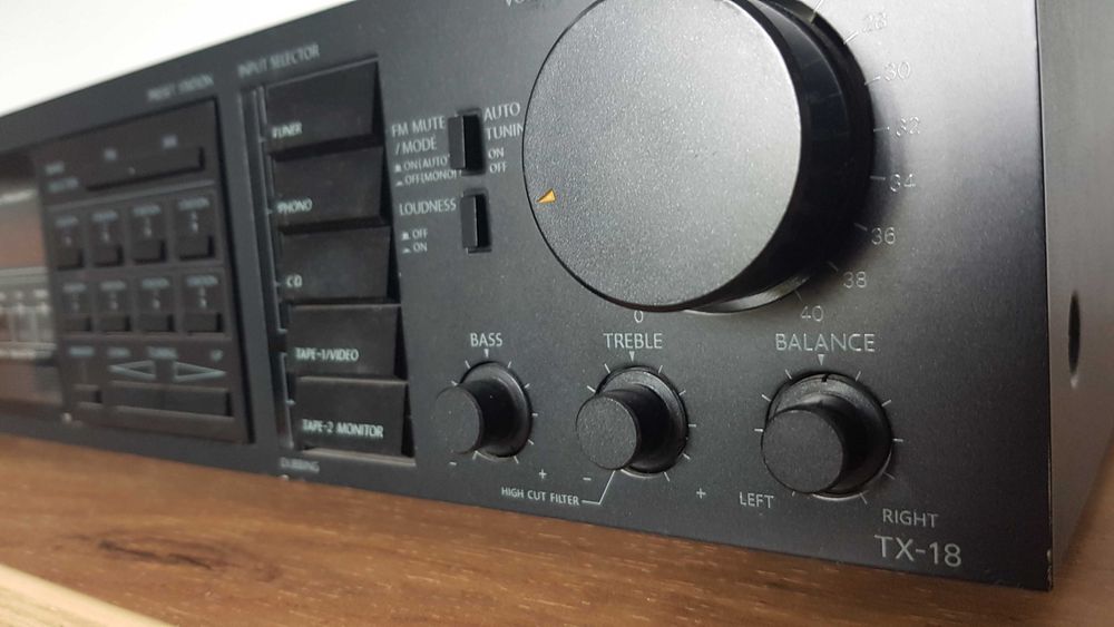 Wzmacniacz    z  tunerem    ONKYO    Japan