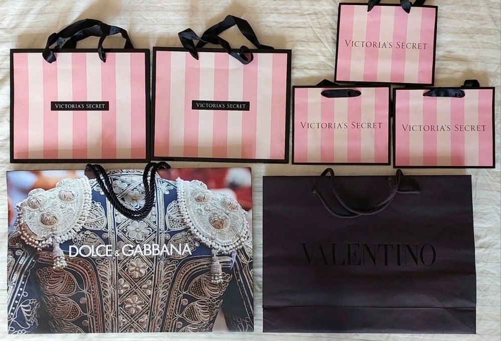 Оригинальные пыльники, пакеты от известных брендов.