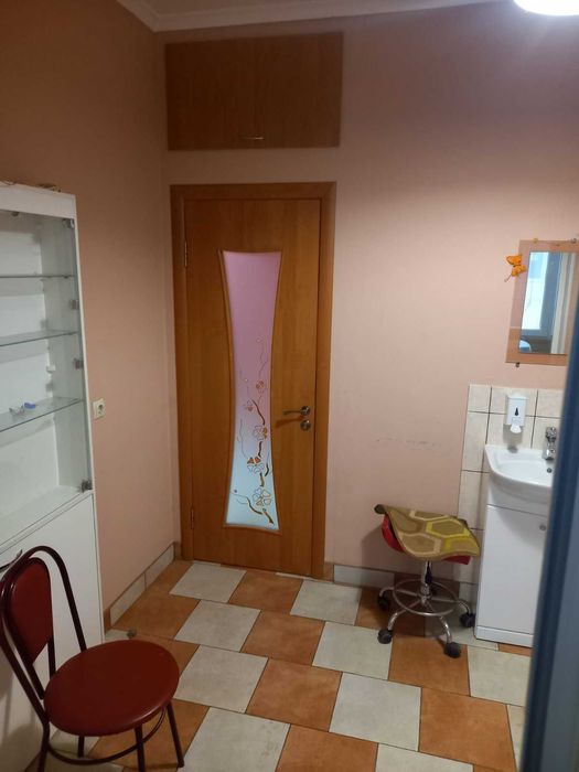 Продаж приміщення 88м2 1/10 м.Чернівці,Проспект